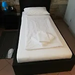 Angel מלון 2*