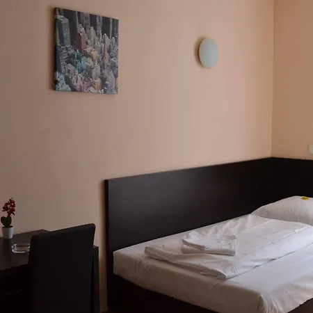 Hotel Angel 2*